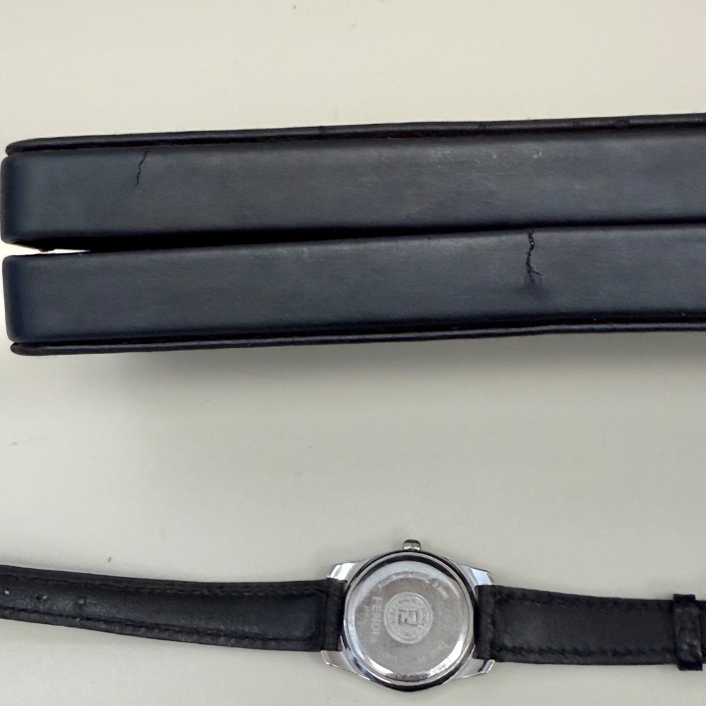 ✨ Vintage Fendi 210L Stainless Steel Watch – Excellent Condition! ✨ - Picture 10 of 11
